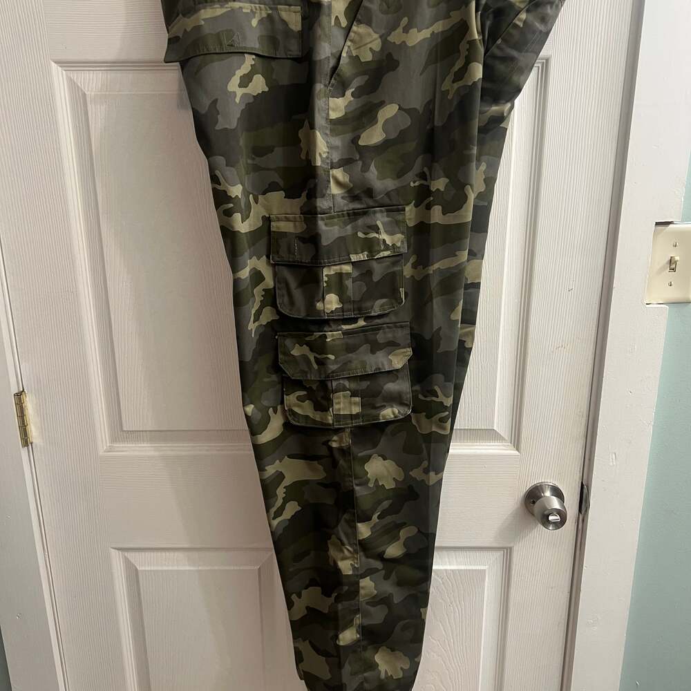 Jeanetix Camouflaged Cargo Pants Mens 38 Pockets Hunting Outdoors Activewear Y2K